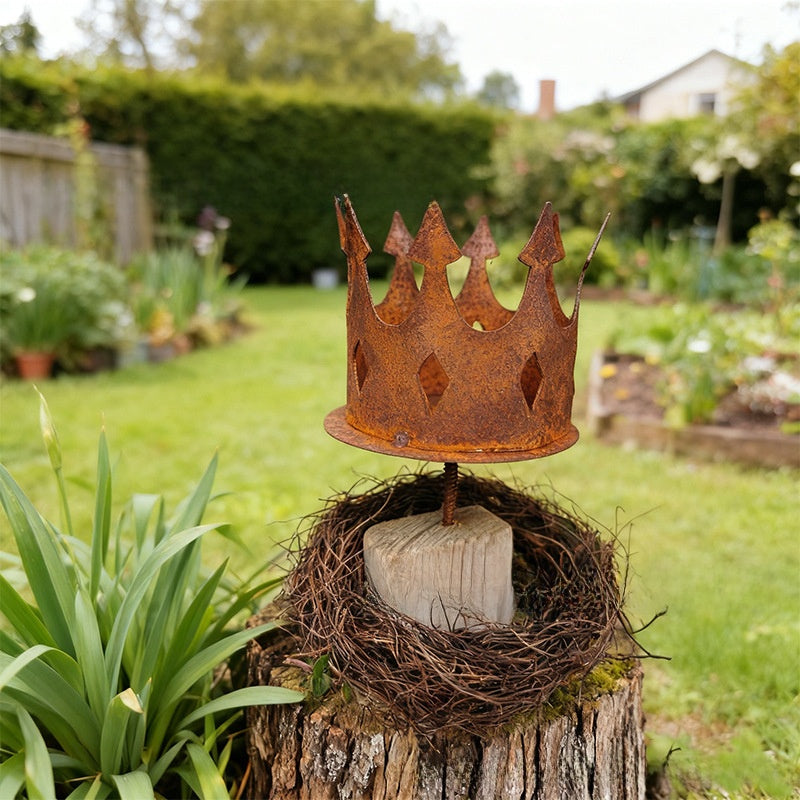 Rusty Crown Garden Stake