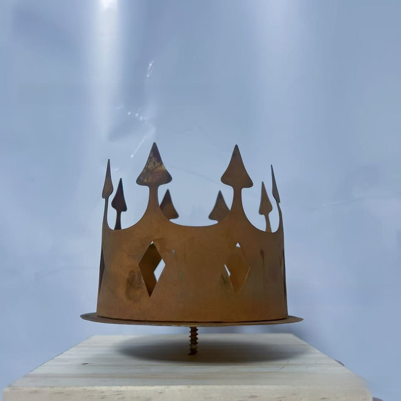 Rusty Crown Garden Stake