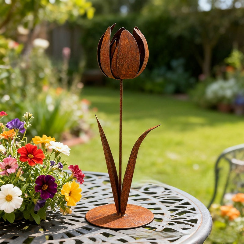 Rusty Metal Tulip