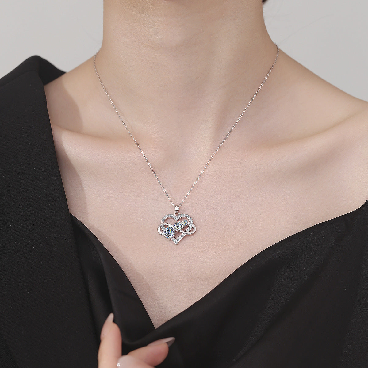 S925 Sterling Silver Plated Pt950 Gold 1.6 Carat Moissanite Infinity Symbol Love Pendant Necklace