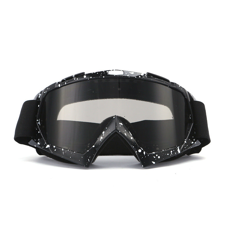 Sand-proof helmet with protective visor