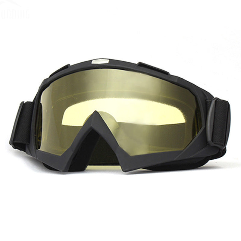 Sand-proof helmet with protective visor