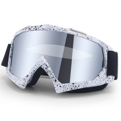 Sand-proof helmet with protective visor