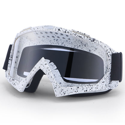 Sand-proof helmet with protective visor