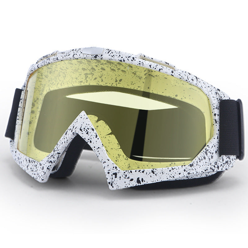 Sand-proof helmet with protective visor