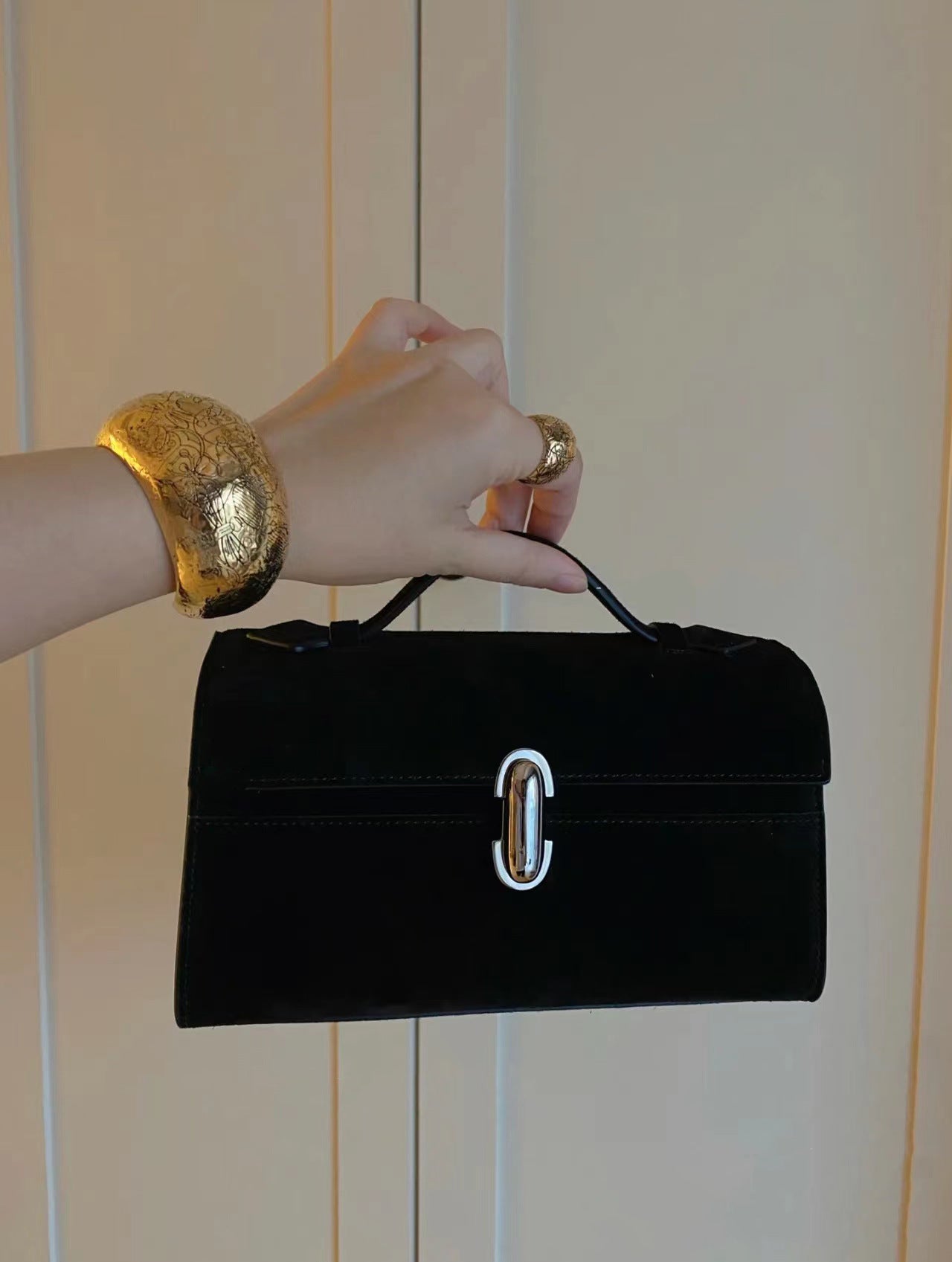 Sandblasted flip-top small bag