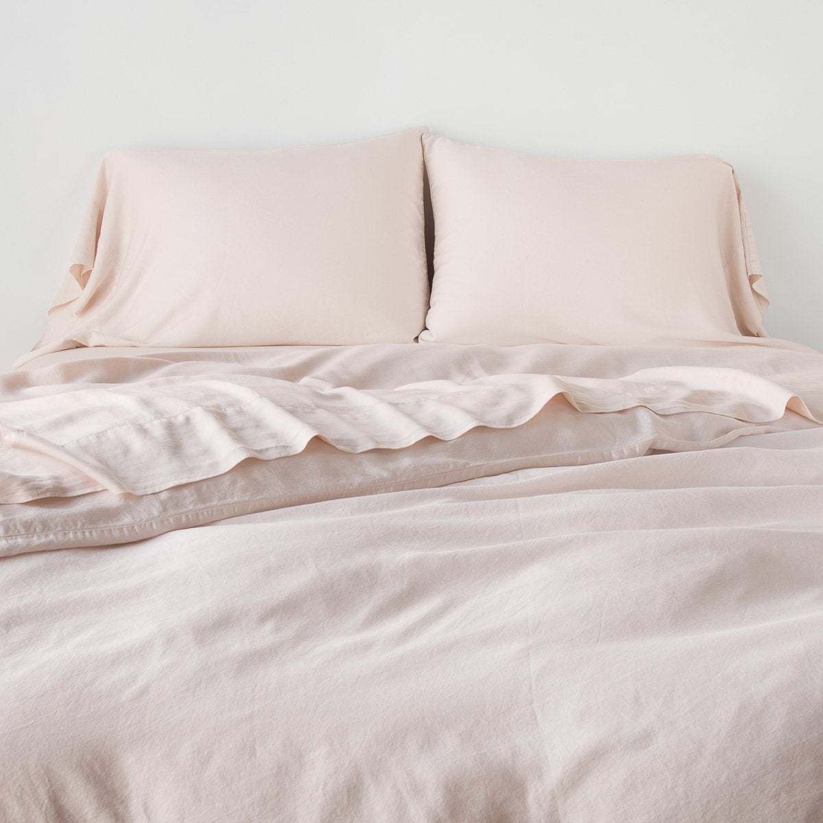 Satin Bamboo Fiber Bedding Set with Vintage Wash