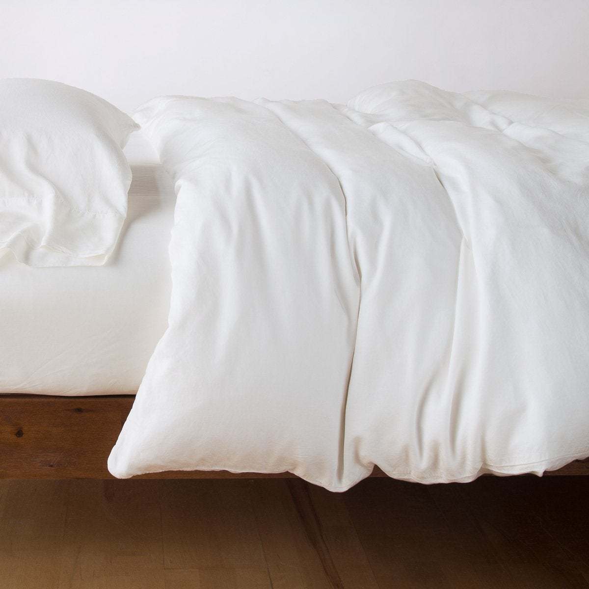 Satin Bamboo Fiber Bedding Set with Vintage Wash