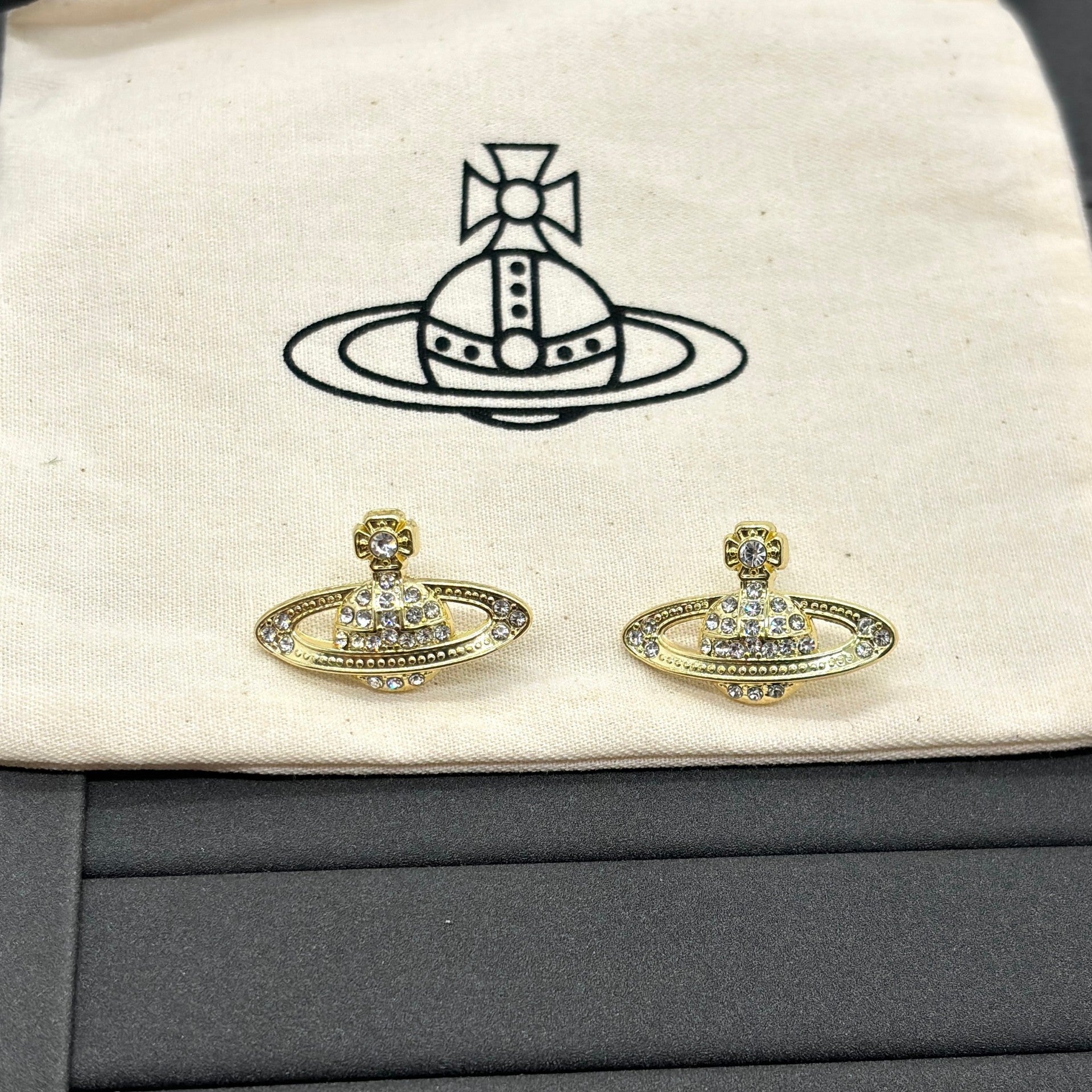 Saturn Pearl Necklace