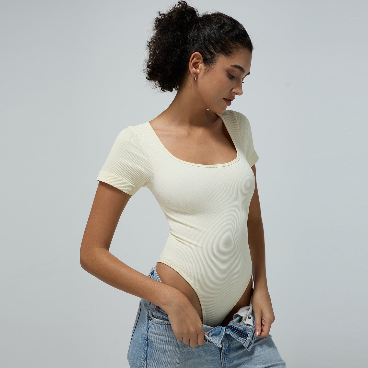 Seamless one-piece yoga wear without chest pads