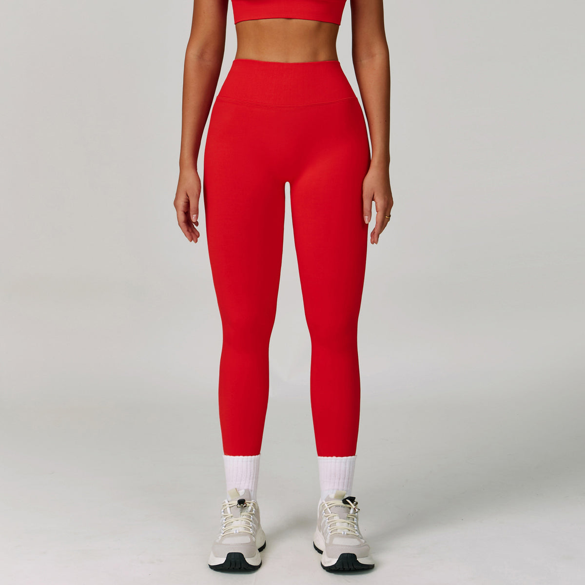 Seamless yoga pants in V-shape
