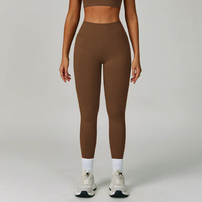 Seamless yoga pants in V-shape