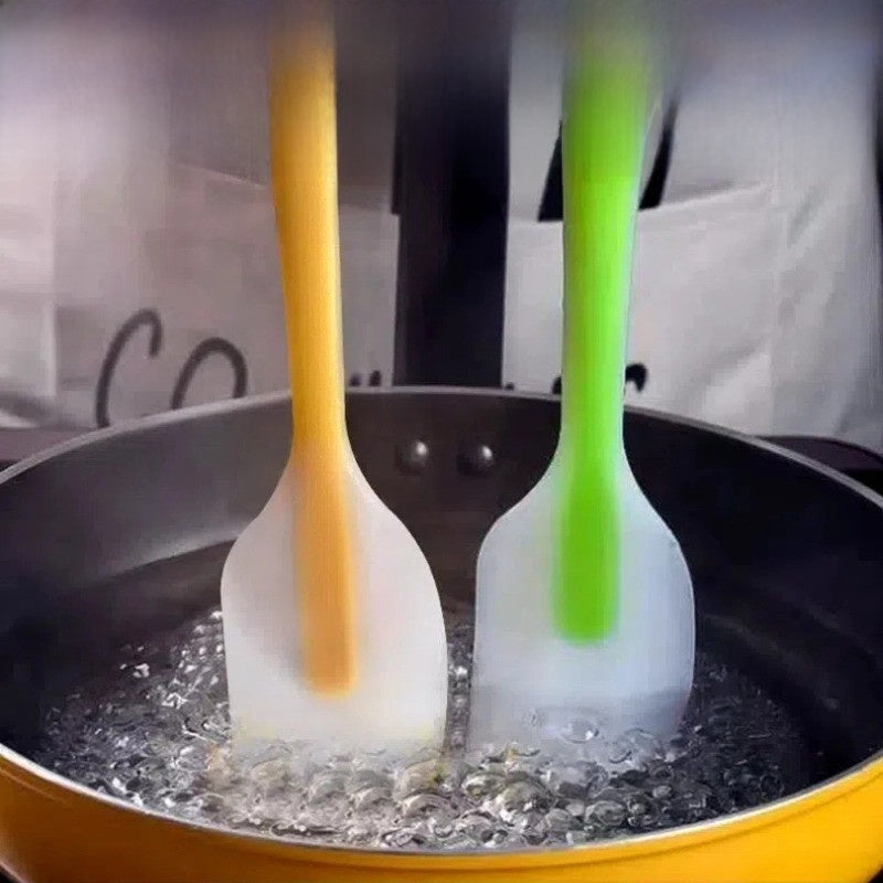 Semi-transparent one-piece cake spatula