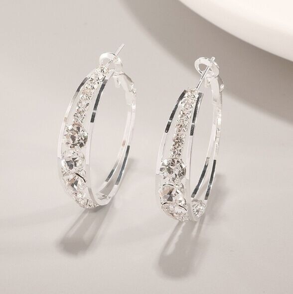 Set-in ladies' earrings