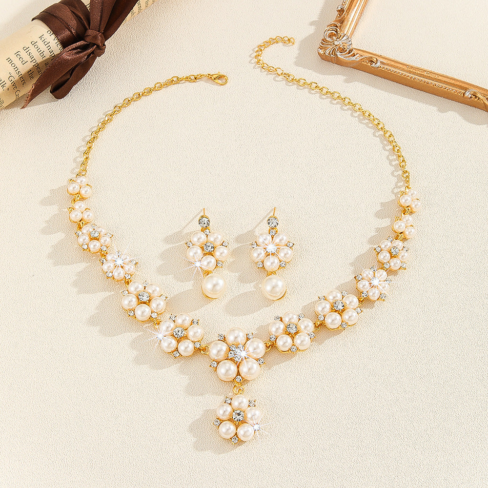 Set of jewelry accessories