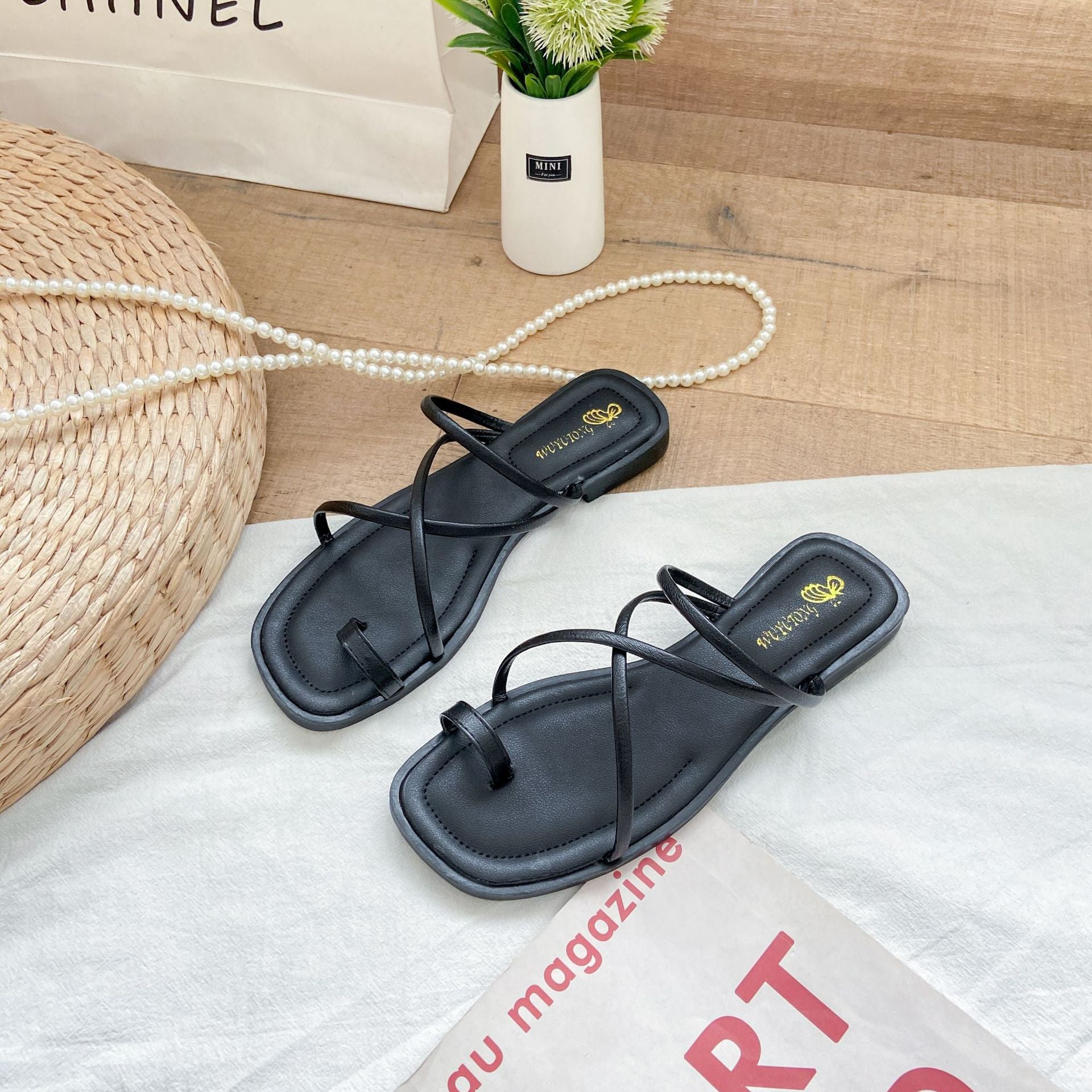 Set-Toe Sandals