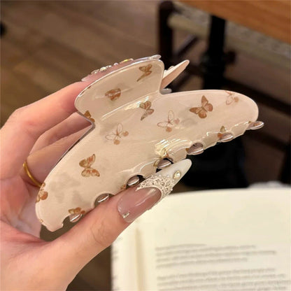 Shark clip for the back of the head