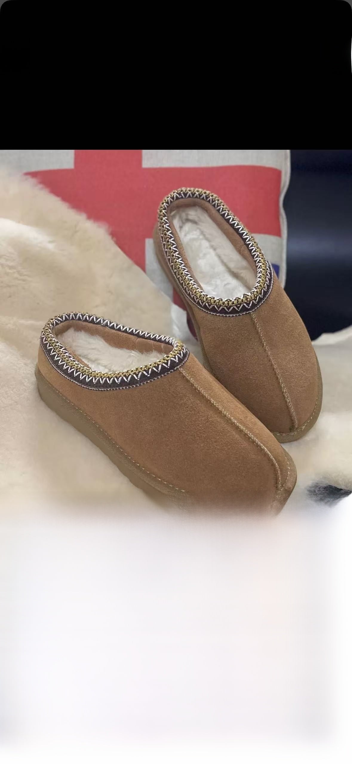 Sheepskin and fur one-piece snow boots