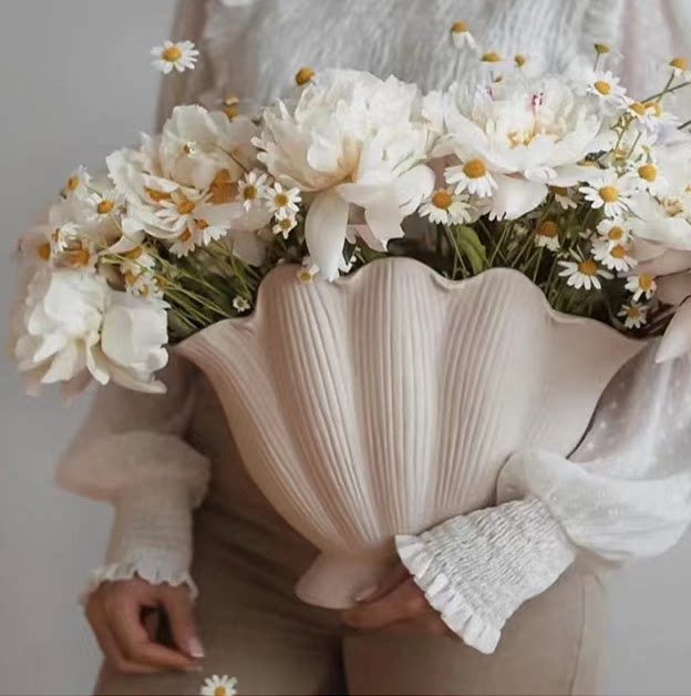 Shell Ceramic Vase for Flower Arrangement