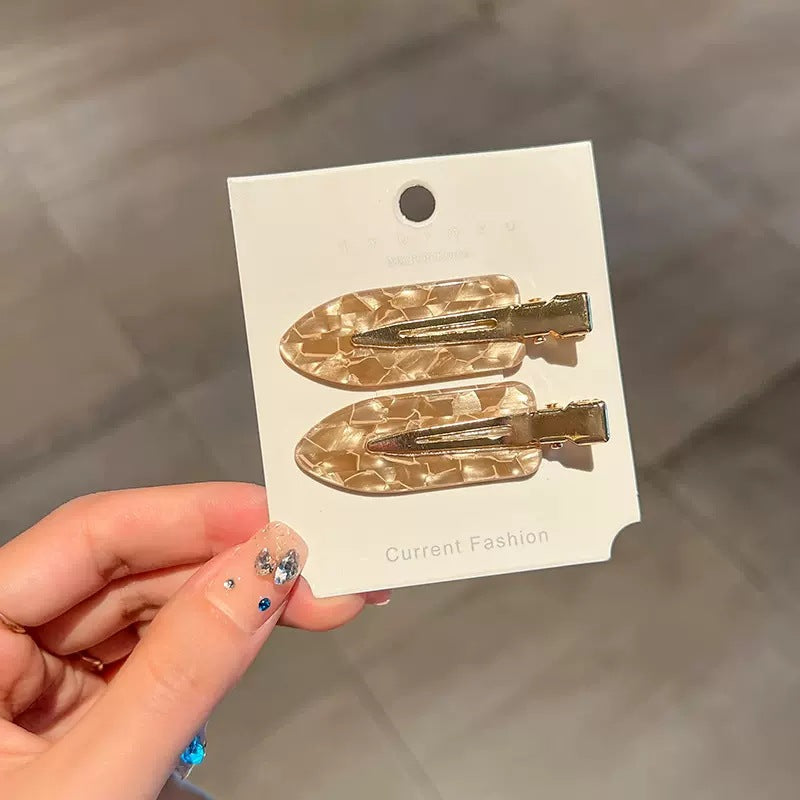 Shell hair clip