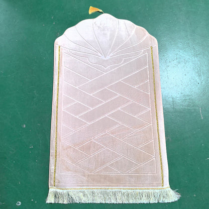 Shell-shaped embossed flannel floor mat