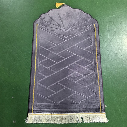 Shell-shaped embossed flannel floor mat