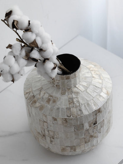 Shell vase