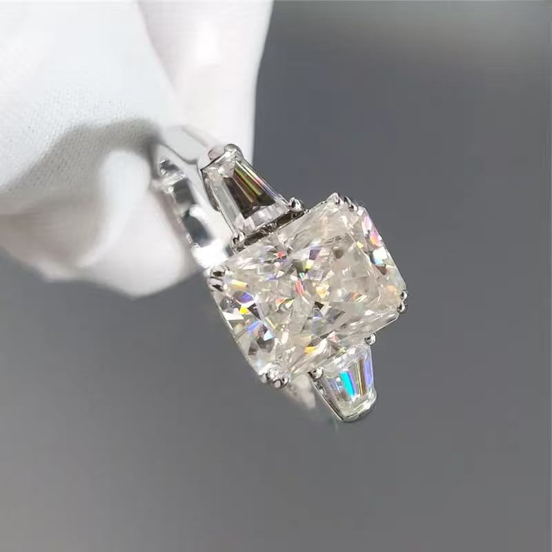 Shiny Zircon Ring