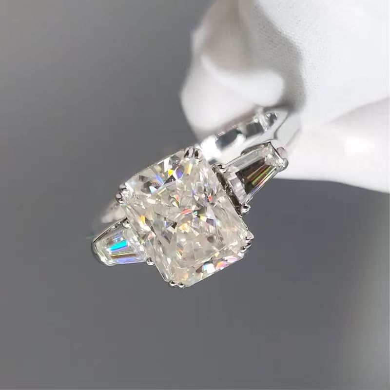 Shiny Zircon Ring