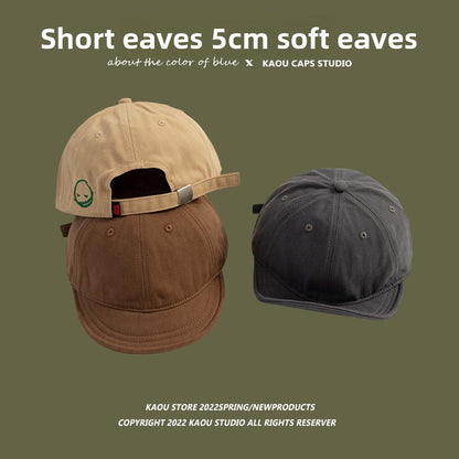 Short-brimmed cap
