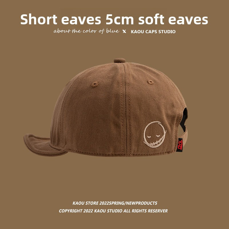 Short-brimmed cap