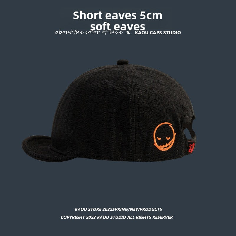 Short-brimmed cap