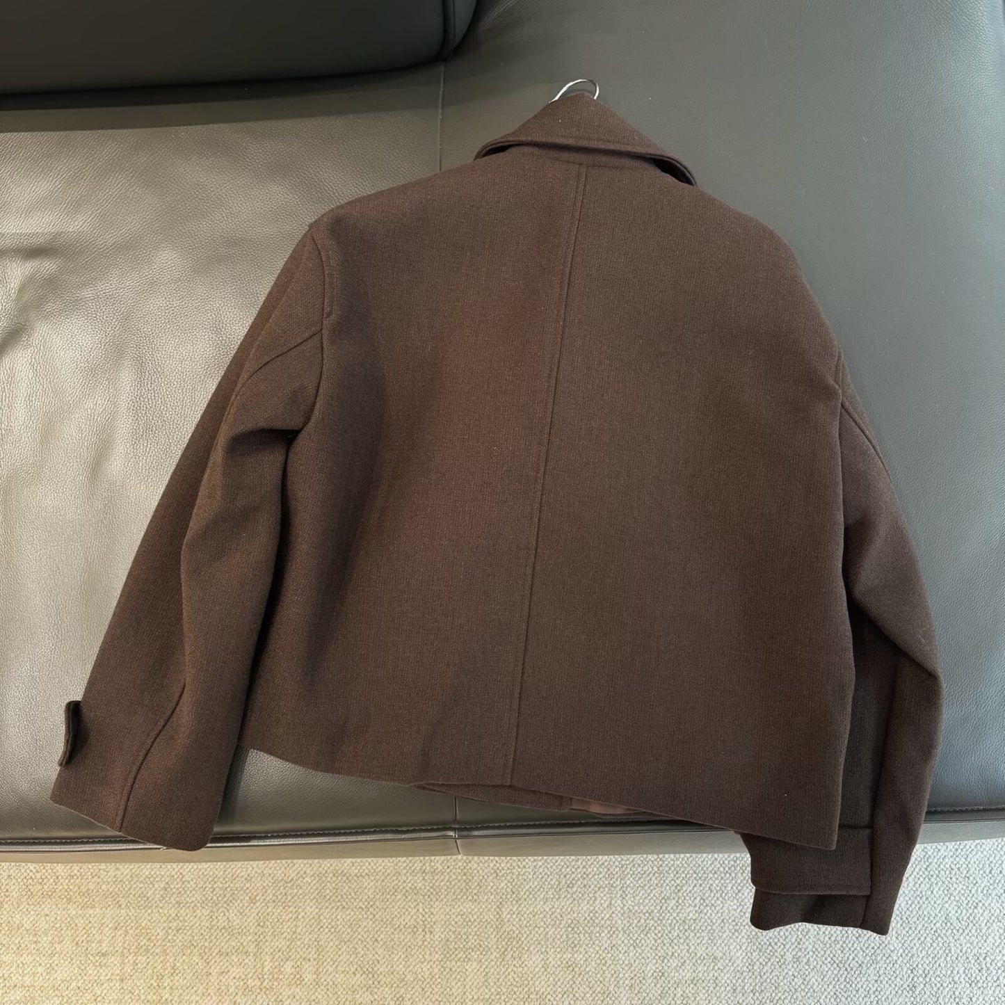 Short coat with lapel and double lapels