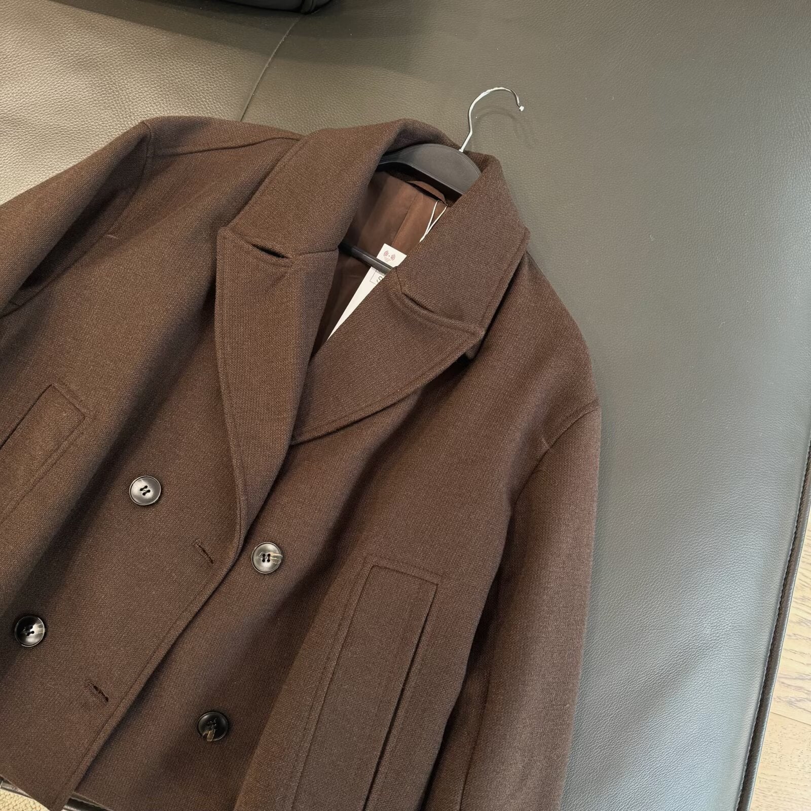 Short coat with lapel and double lapels