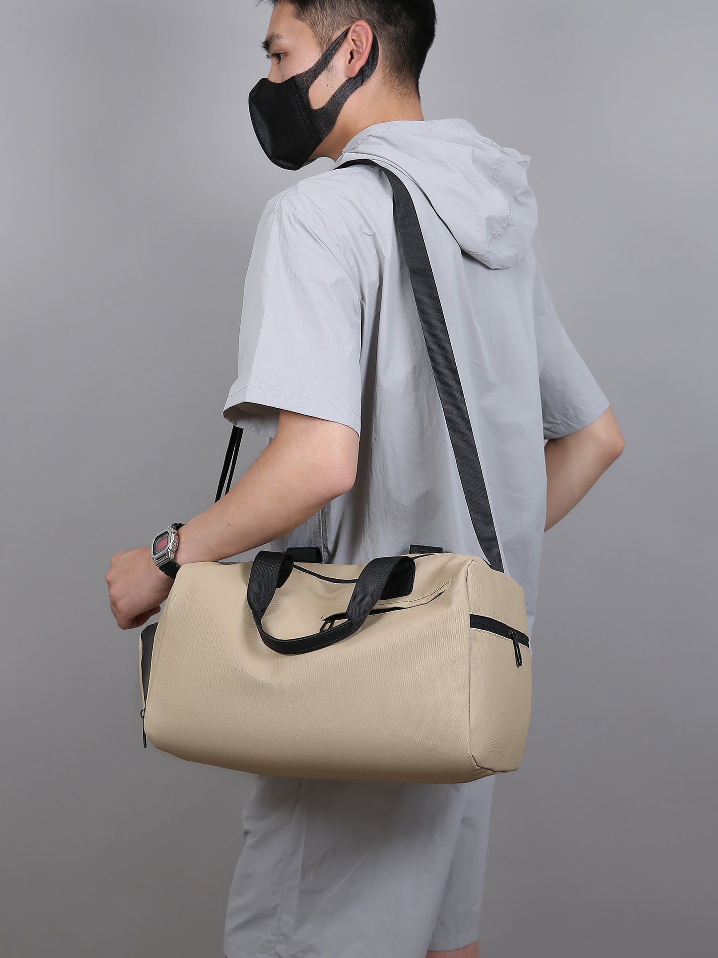 Short-distance travel bag