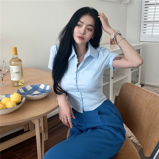 Short-sleeved fitted blouse for women