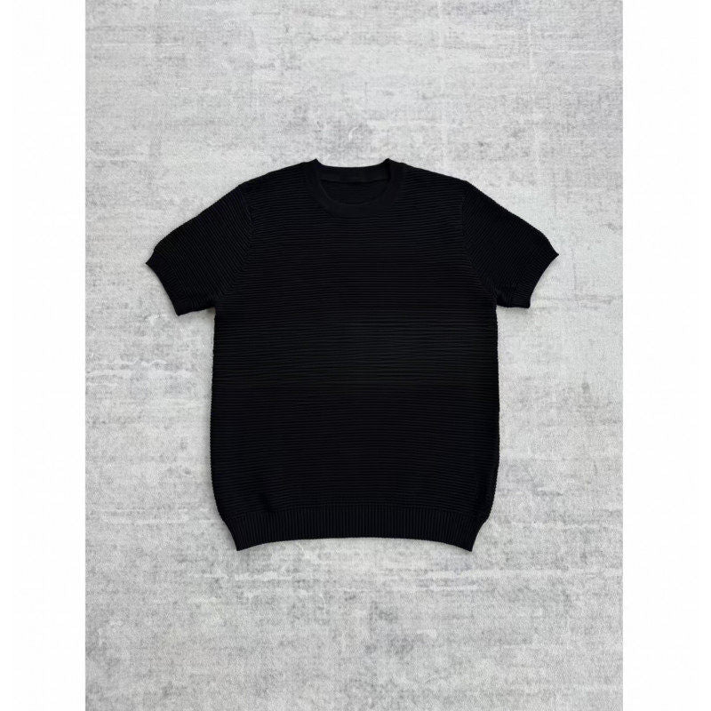Short-sleeved knit sweater
