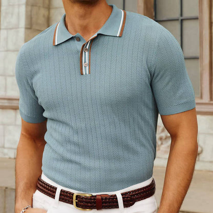 Short-sleeved men's knit shirt