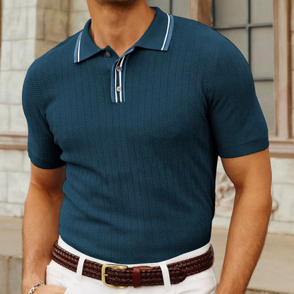 Short-sleeved men's knit shirt