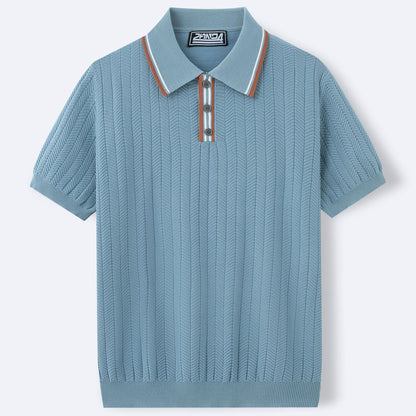 Short-sleeved men's knit shirt