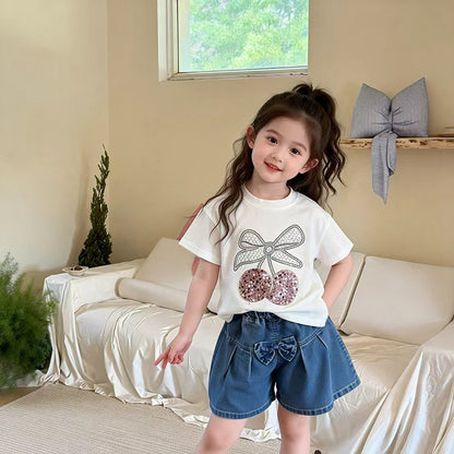 Short-sleeved shirt and short pants