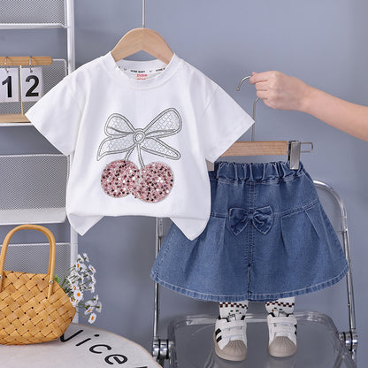Short-sleeved shirt and short pants