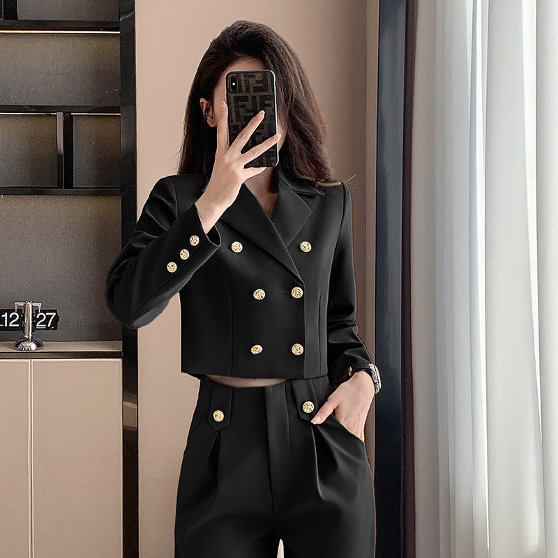 Short-sleeved suit set