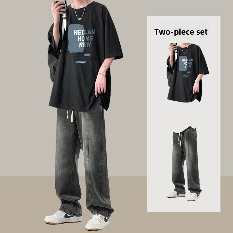 Short-sleeved T-shirt and straight-leg jeans for boys