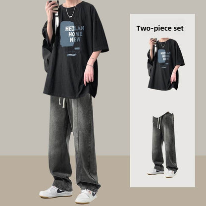 Short-sleeved T-shirt and straight-leg jeans for boys