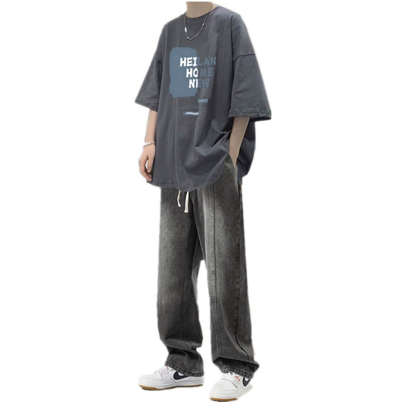 Short-sleeved T-shirt and straight-leg jeans for boys