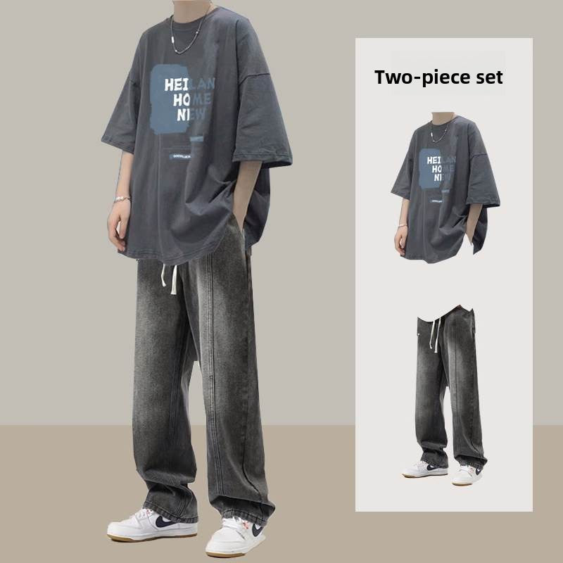 Short-sleeved T-shirt and straight-leg jeans for boys