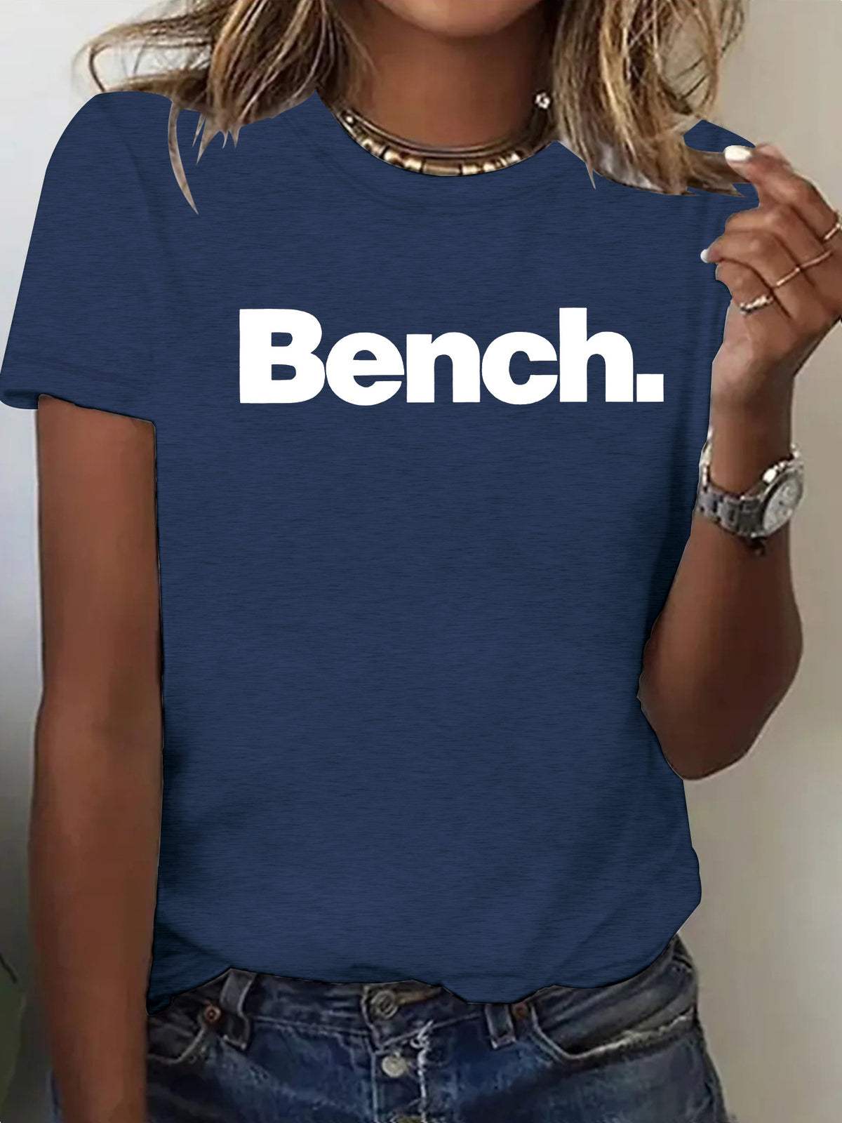 Short-sleeved women's t-shirt with a round neckline