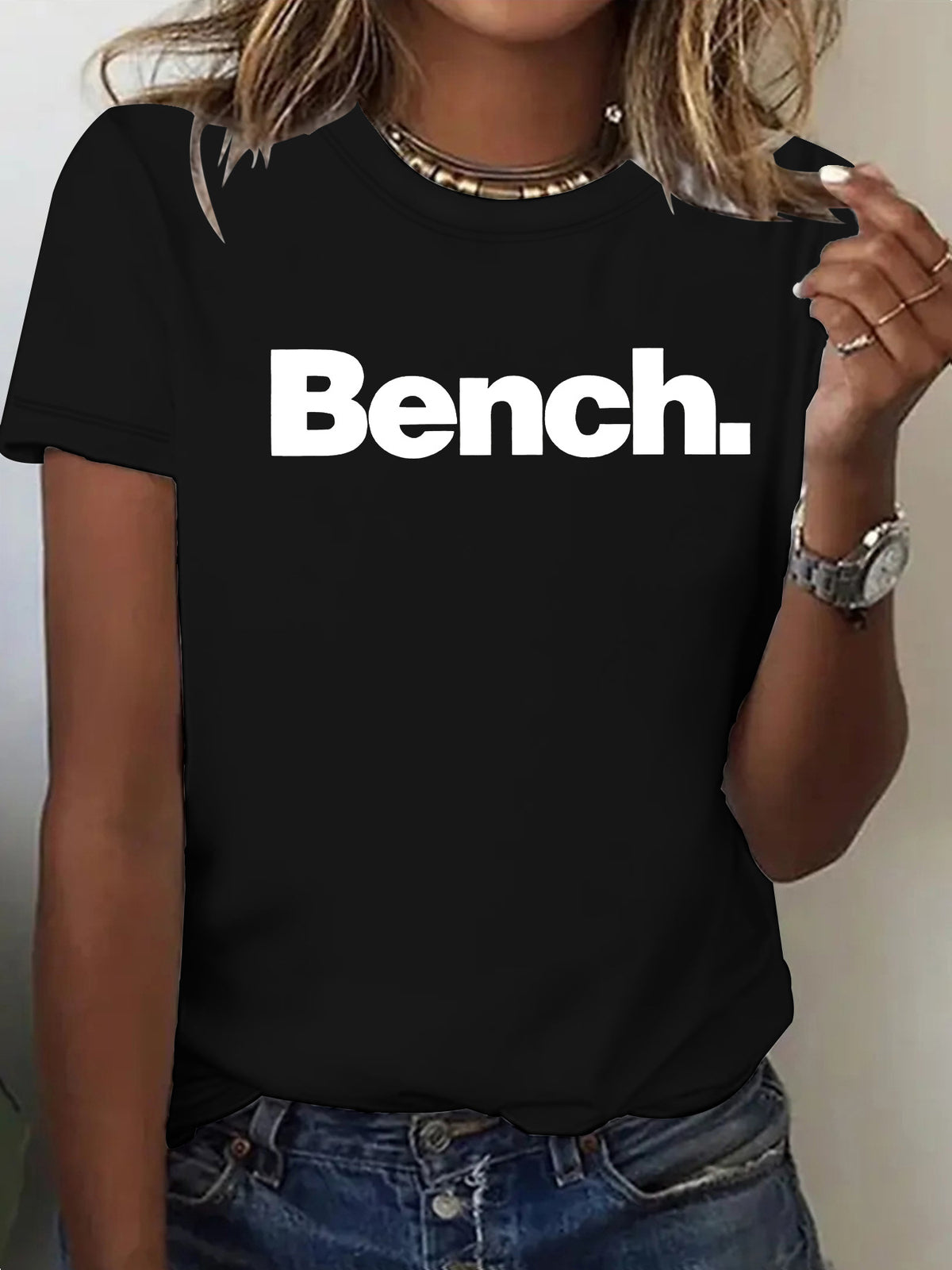Short-sleeved women's t-shirt with a round neckline