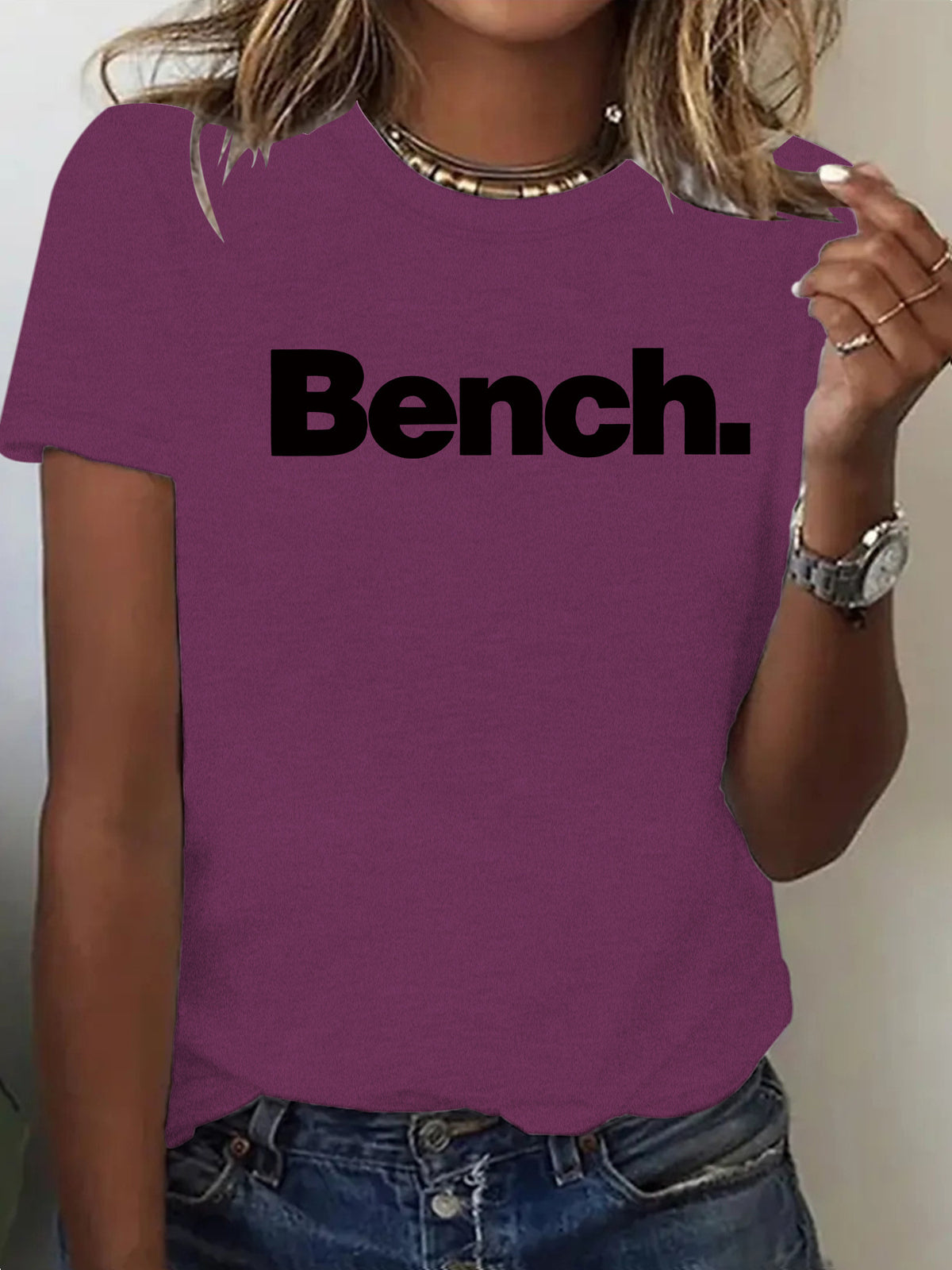 Short-sleeved women's t-shirt with a round neckline
